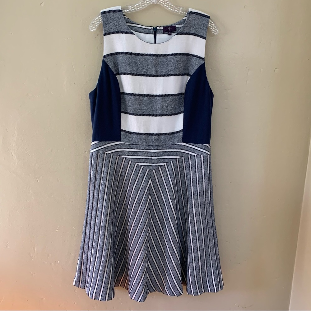NYDJ Blue & White Sleeveless Striped Dress Style S7R0985, Size 16